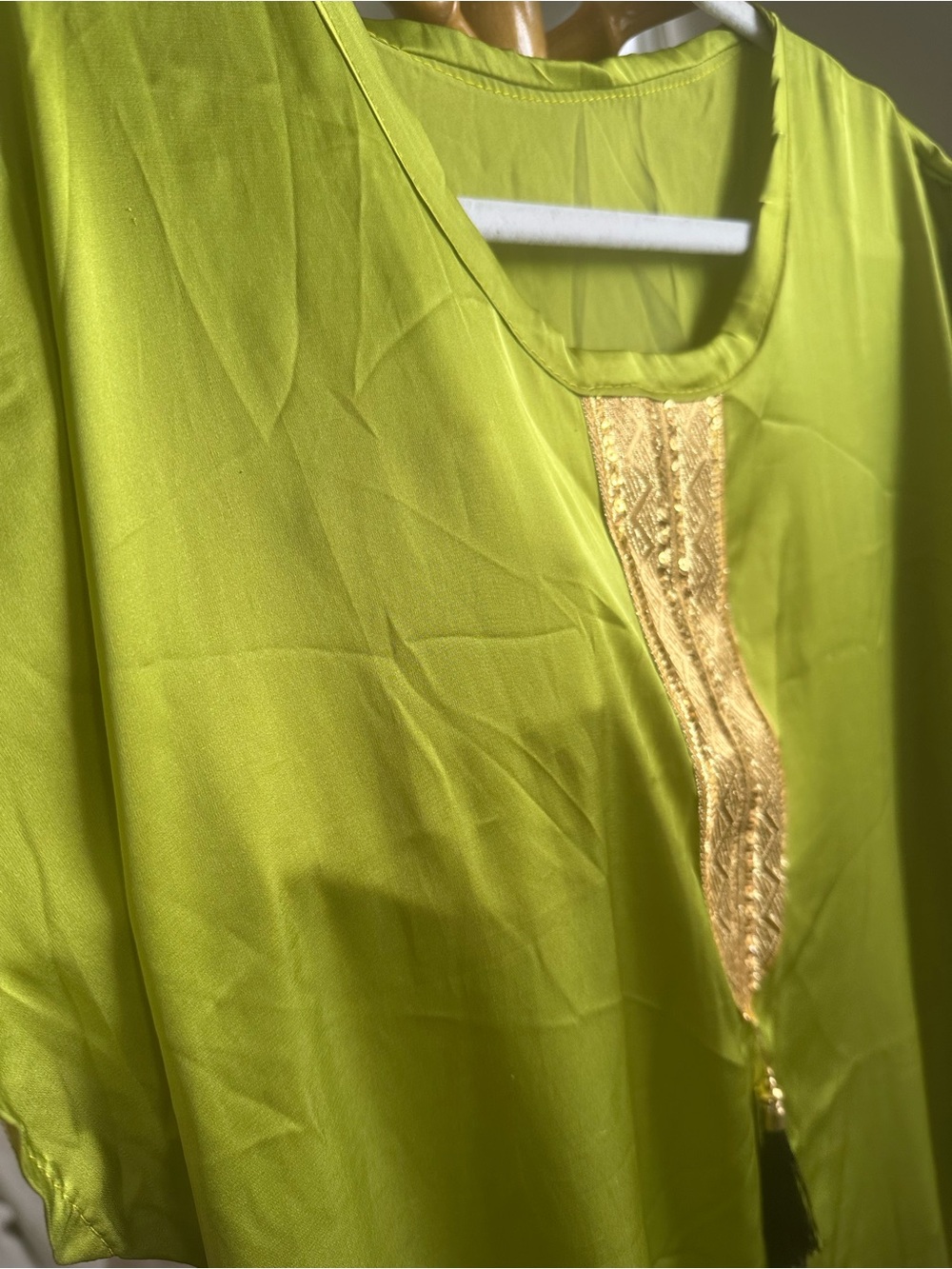 Lime Green Short-Sleeve Shift Dress with Gold Trim - Picture 3 of 3